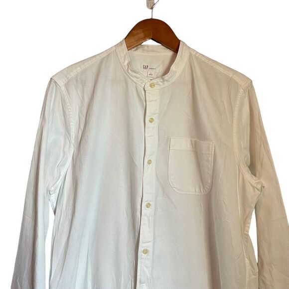 NWT! Gap optic white standard fit collarless shirt - Picture 2 of 7
